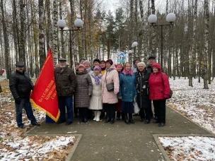 Торжественный митинг "Наш легендарный комсомол"