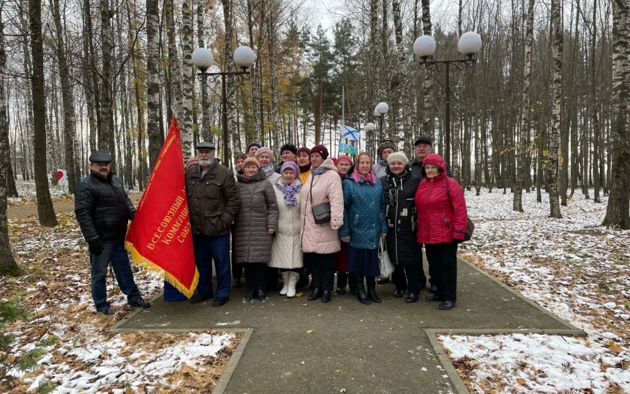 Торжественный митинг "Наш легендарный комсомол"