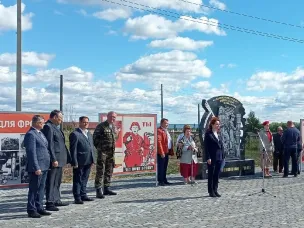 Открытие памятника труженикам тыла в с.Семьяны
