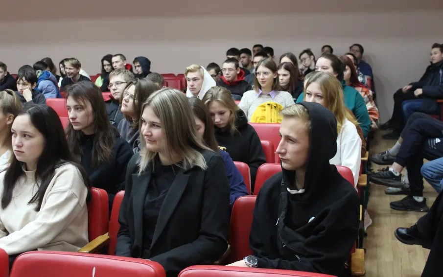Информационный час «Жизнь прекрасна – не рискуй напрасно!»