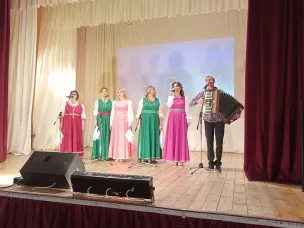 Праздничная концертная программа «Огонек молодости» в Семьянском ДК