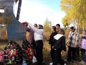 Митинг у обелиска Герою Советского Союза М.С. Малову