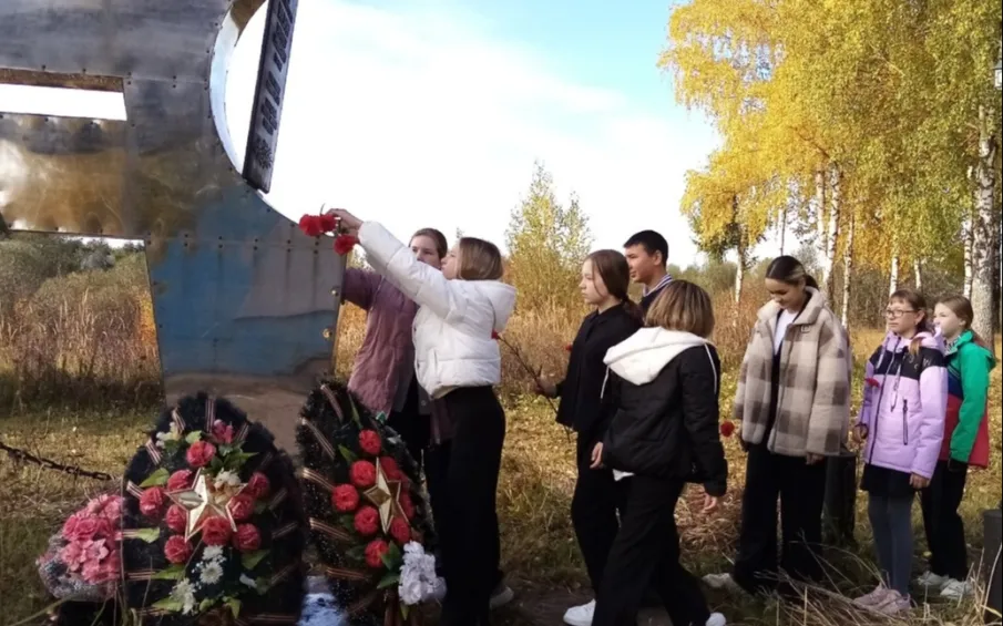 Митинг у обелиска Герою Советского Союза М.С. Малову